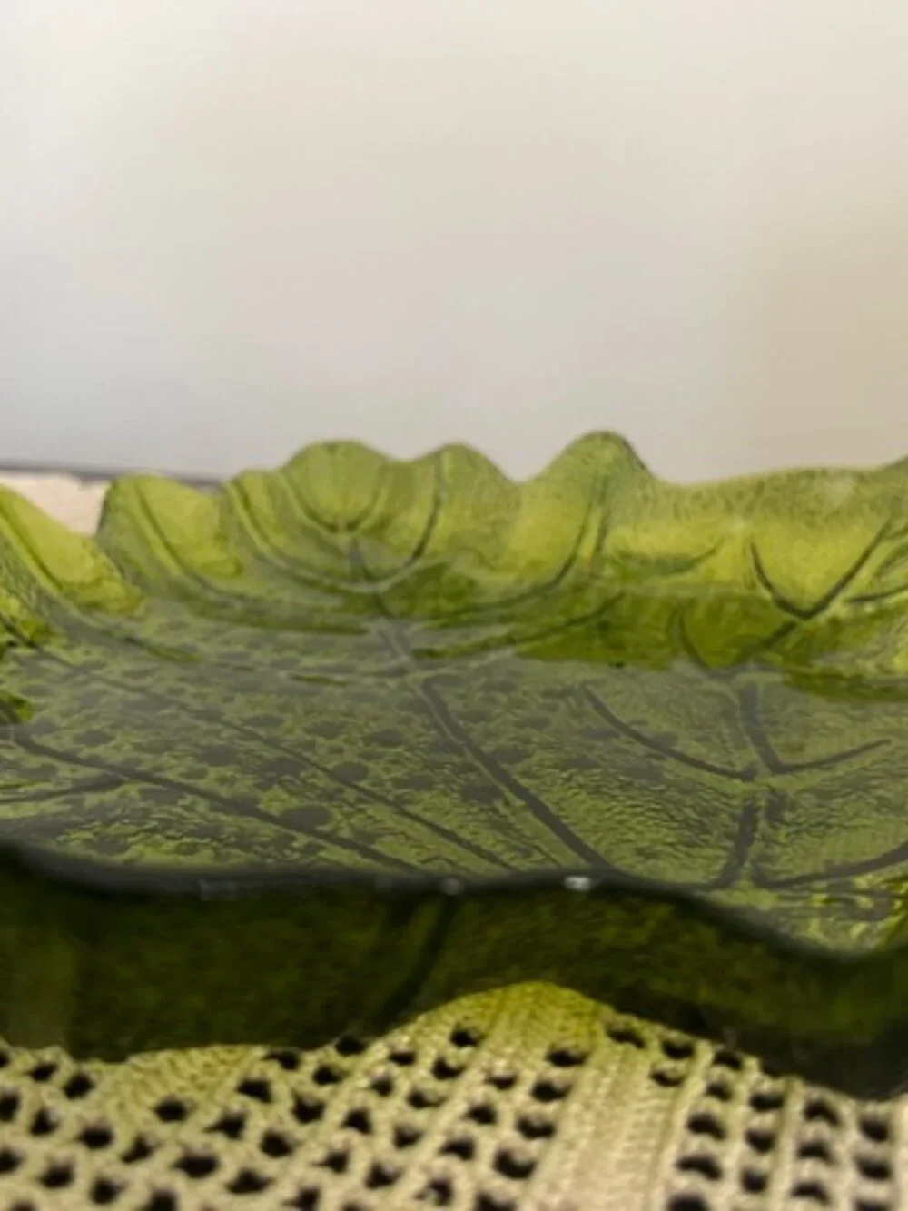 VTG Mid Century Green Art Glass Maple Leaf Shaped Candy Trinket Dish